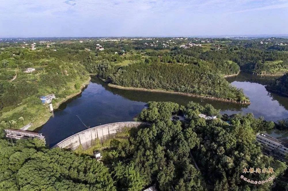 祝贺富顺县1个园区2个乡镇1个新村获市级荣誉