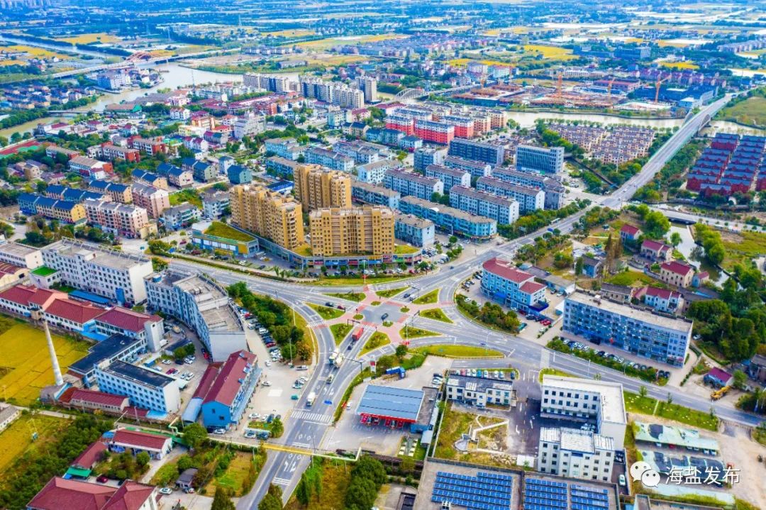 "这里是于城镇重点打造的近城商贸集聚区,目前有县农副产品综合批发