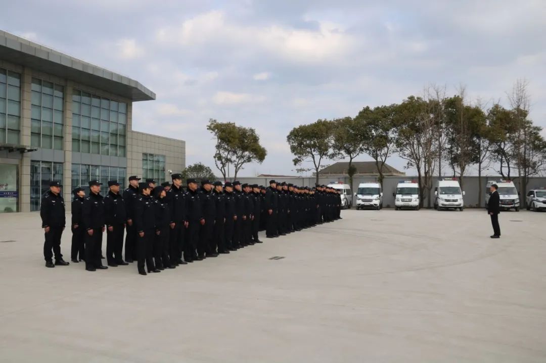 警徽在心間銀星閃閃亮海門法院法警慶祝第二個中國人民警察節