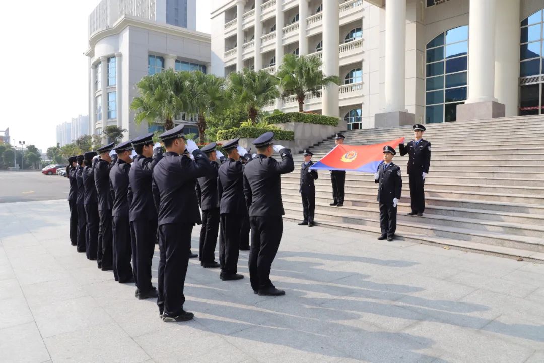 高明警察图片