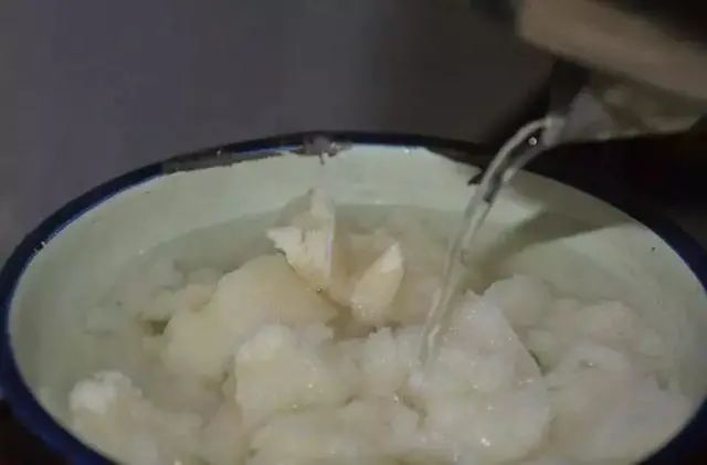 王敦有一种智慧叫凉开水泡风干馍馍