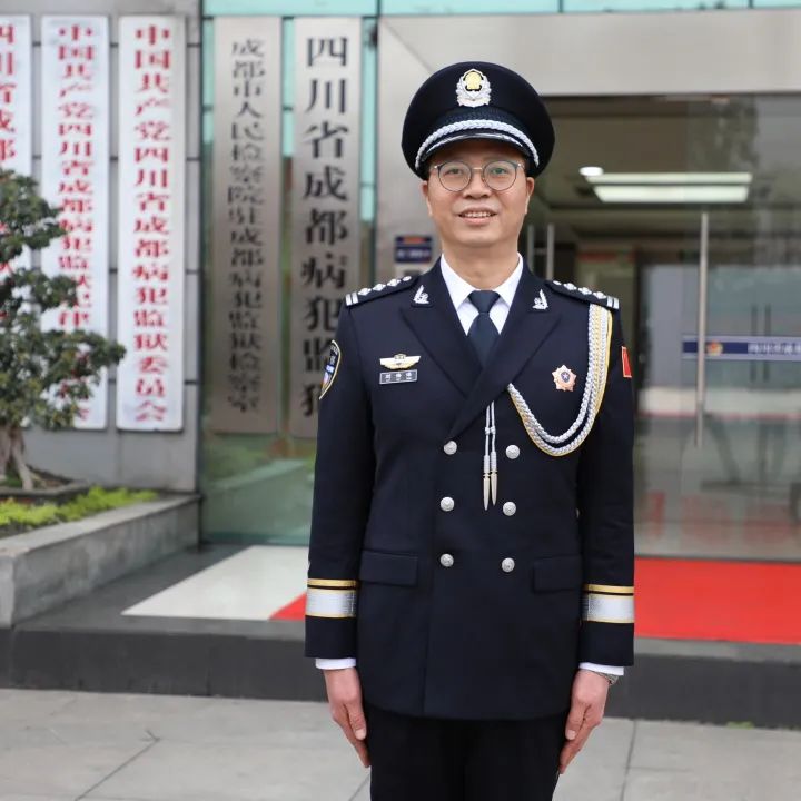 当警礼服遇上警察节