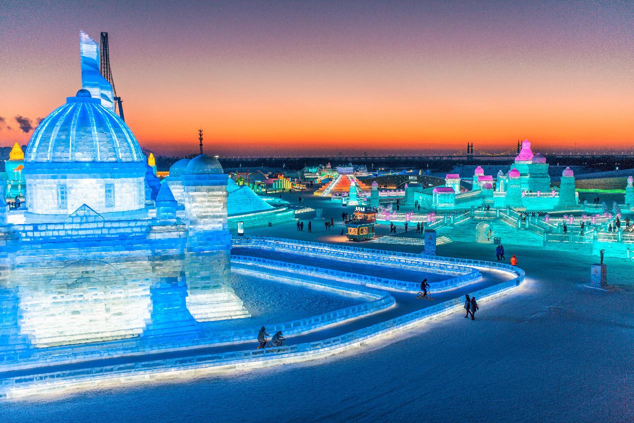 哈尔滨冰雪大世界市民特惠来了为满足广大市民的游玩需要景区特推出