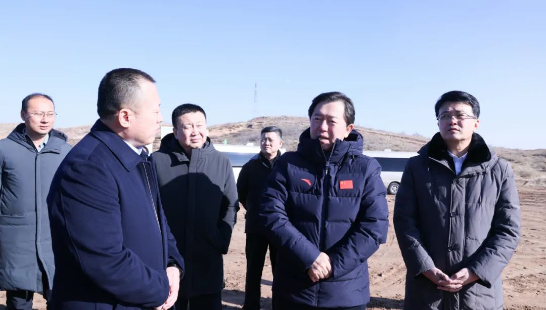 华瑞锋带队深入纳林陶亥镇乌兰木伦镇调研