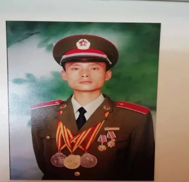 致敬警察节丨陈安民:把转业干部优良作风"带"进了警营