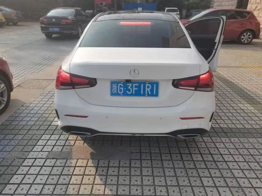 浙g3f1r102 奔驰牌小型汽车拍卖日期:2022年1月29日10时至2022年1月30