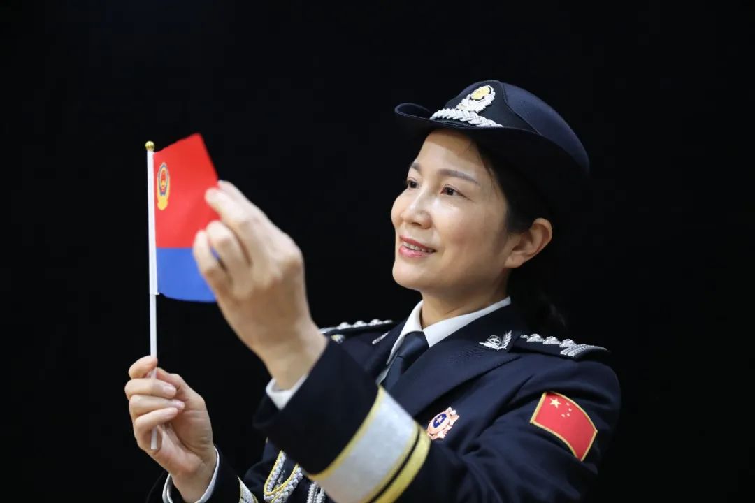 最美警礼服光影中的忠诚与担当