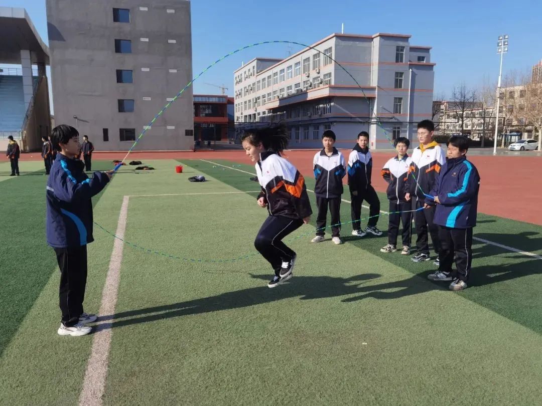 东光县第二中学花样跳绳让校园绳彩飞扬