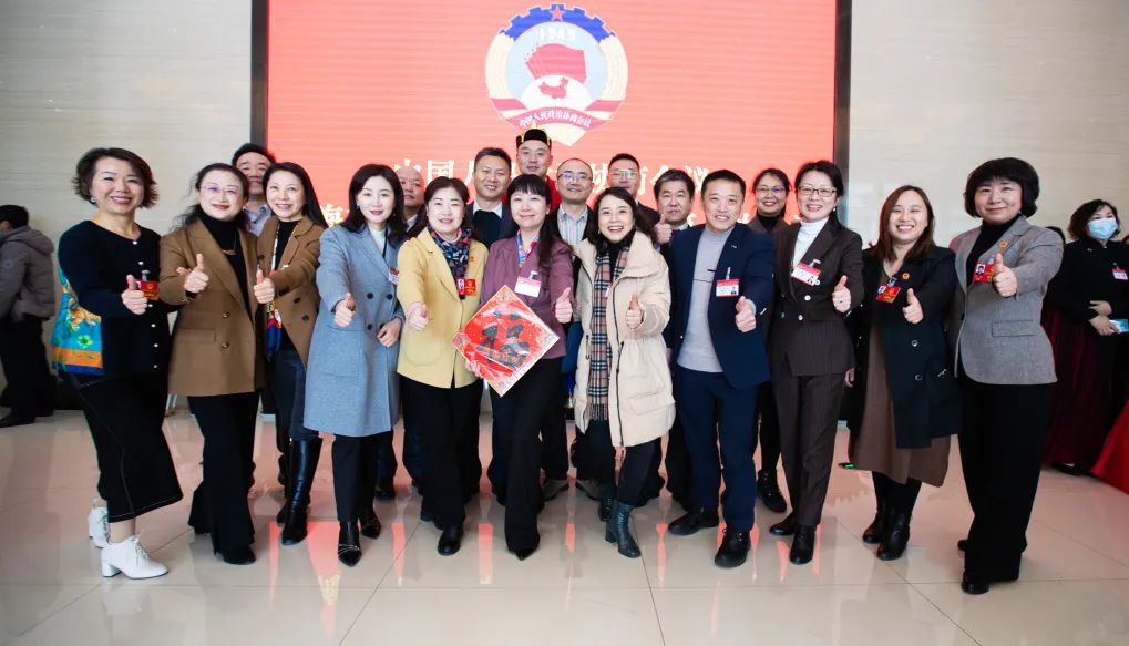 2022年各区两会民革党员在现场二