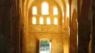 透过翁贝托·艾柯的洞察力，发现中世纪之美