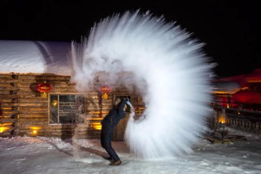 第十六届阿尔山冰雪节这个玩冬的好时节到阿尔山来看雪吧