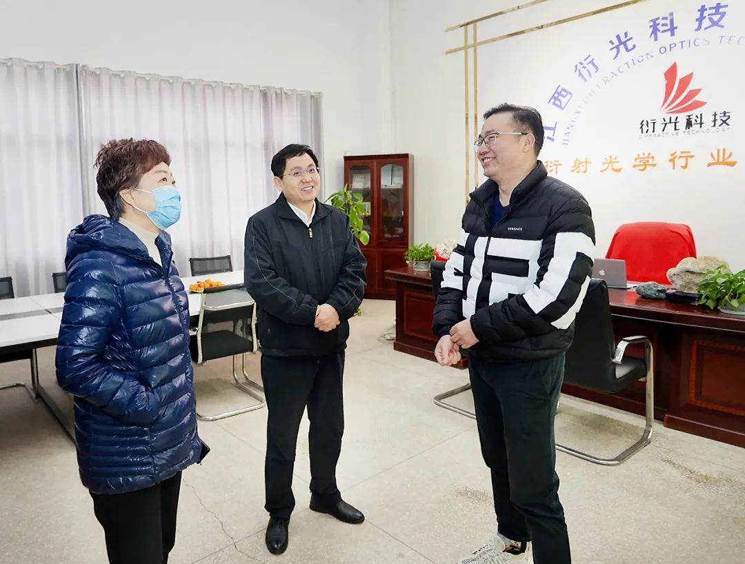 熊一江走访慰问高层次人才和困难党员群众