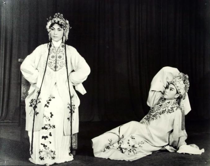 《盘夫》中饰严兰贞.