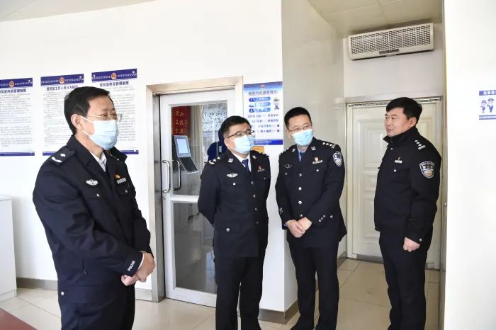 于海波同志到白城市督导调研公安工作看望慰问基层警务人员