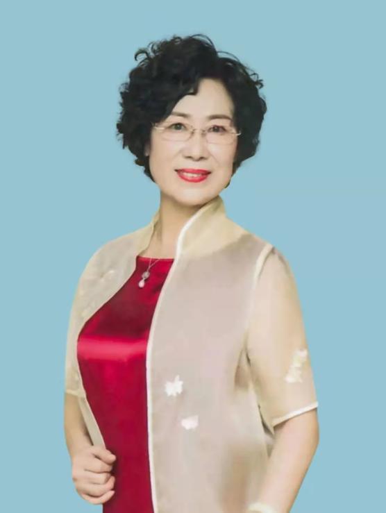 宾嘉期本人 物 简 介编辑:田乐 石芳主持人:焦阳监制:侯秀珍策划