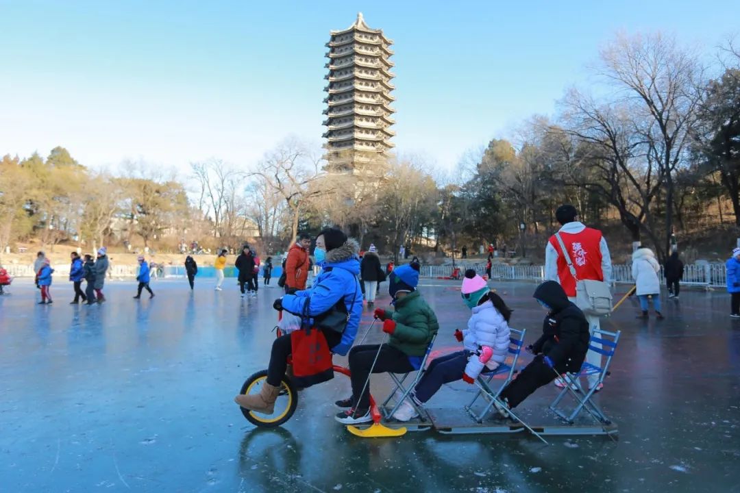 银川北塔湖滑冰图片