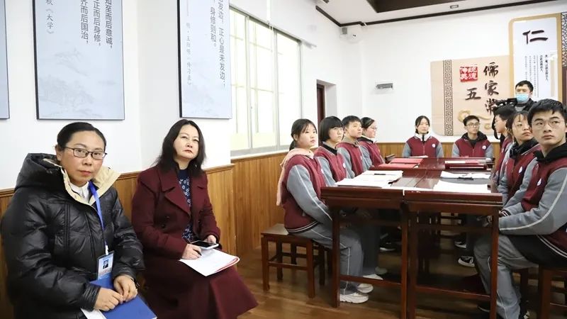 贵州2021年省级特色示范性普通高中修文县第一中学评估汇报会召开