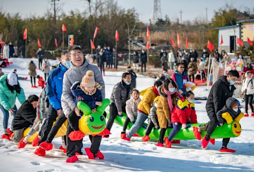 在日照沁园春滑雪场举行2022年冬季冰雪运动会暨圆梦冬奥 同享未来