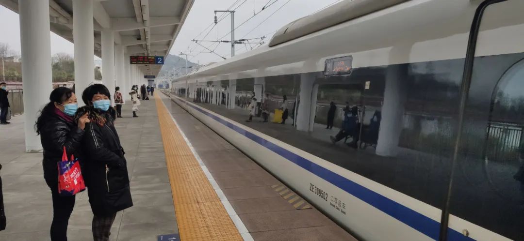 2022新春行沪昆高铁西段平坝南站用行动与担当答好春运考卷