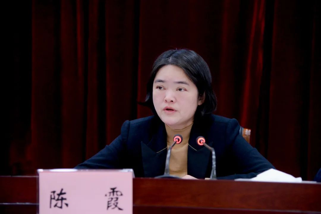 陈霞就全县产业发展作工作部署,她要求,要认清形势,清醒判断全县产业