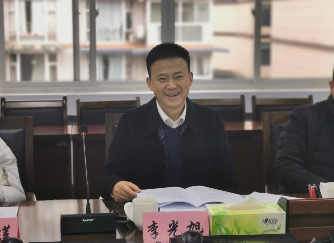 市中院党组副书记副院长李光旭一行到青羊法院调研督导及走访慰问先进