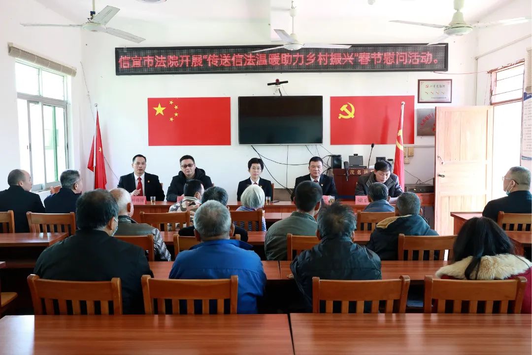 到茶山镇丰垌口村,茶山村及水口镇高岭村看望慰问困难群
