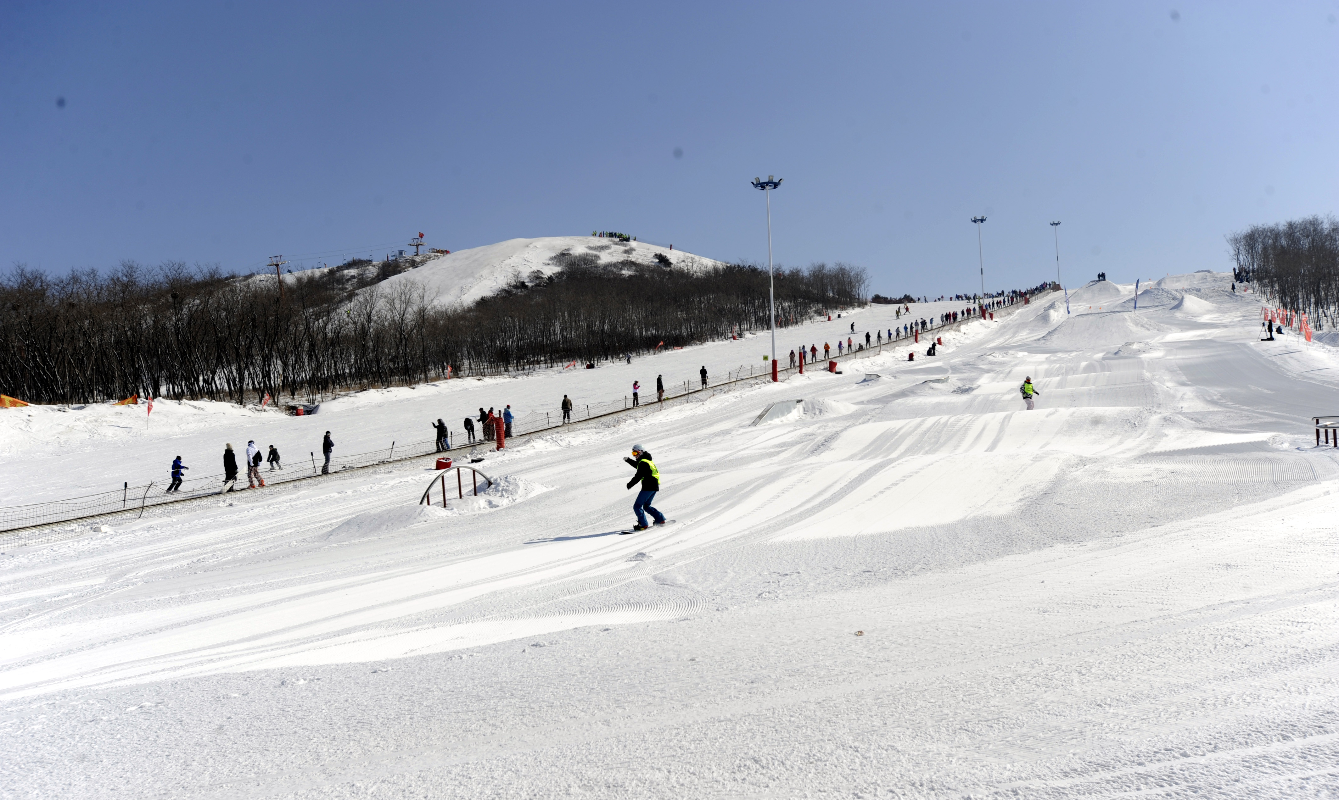 辽阳弓长岭滑雪场图片