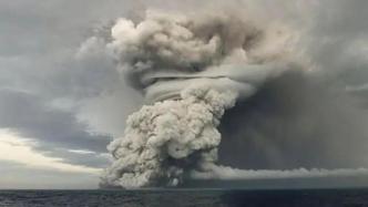 国王逃跑、举国失联、海啸波及多国……汤加火山爆发为什么如此可怕？