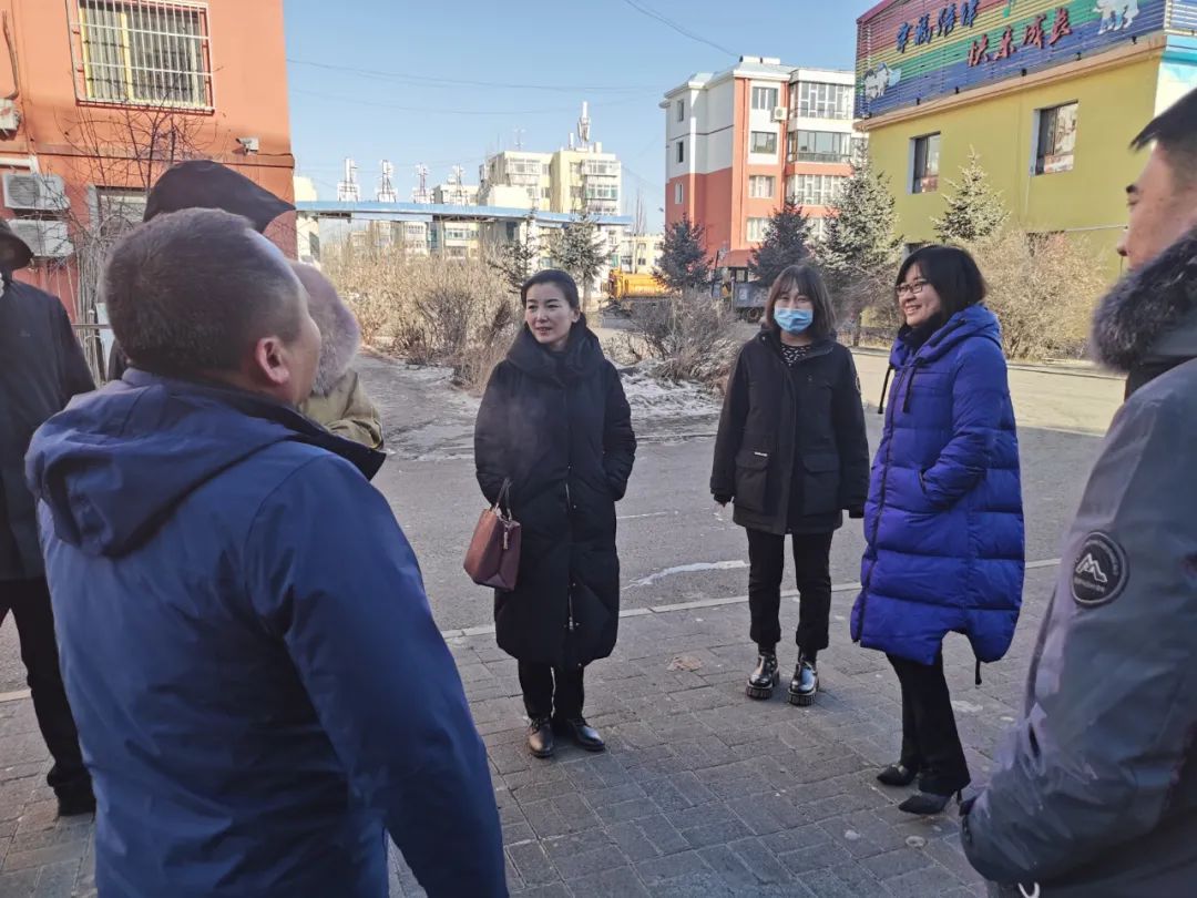 霍市要闻市委常委宣传部部长辛欣深入包联社区督导全员核酸检测准备