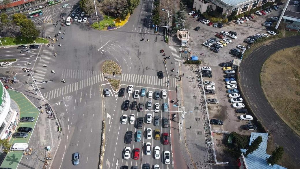 注意啦昆明滇池路与环城南路交叉口有新变化