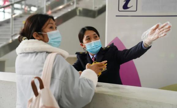 广西开行今年首趟在粤务工人员返乡爱心专列