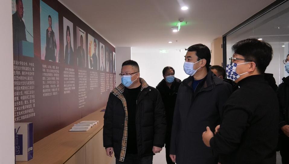 市政府副市长经开区党工委书记贾宏迅调研重点工业企业发展情况