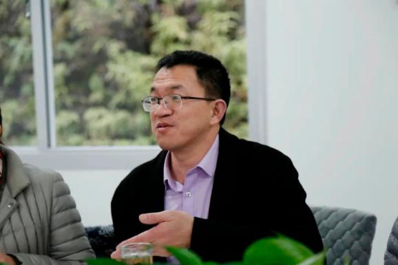 严炳宽对女企业家们近年来为泰顺经济社会作出的贡