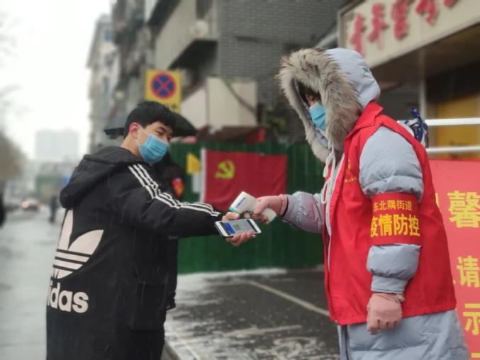 疫情防控青春担当抗疫中的大学生志愿者