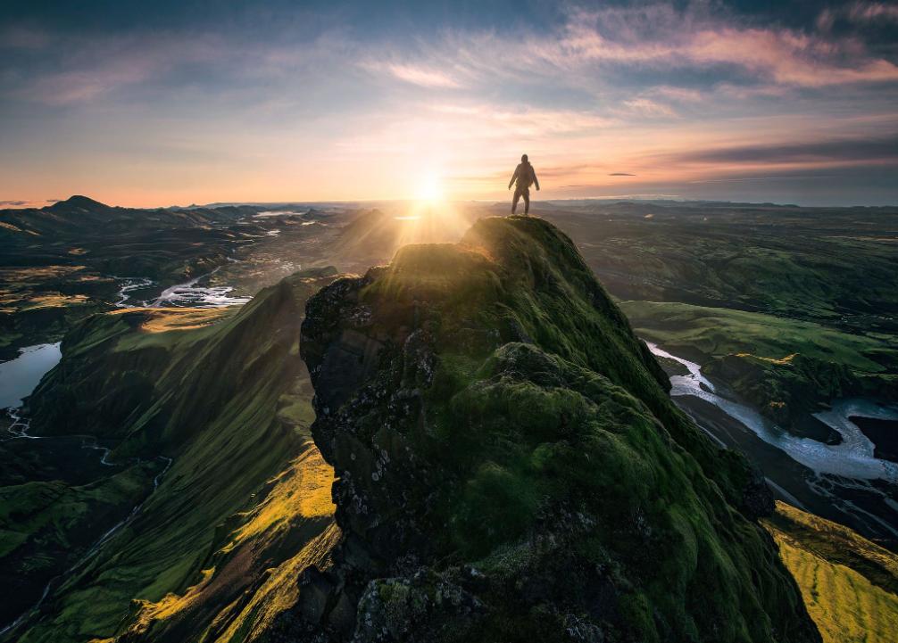 【刻画活动】《勇攀高峰》