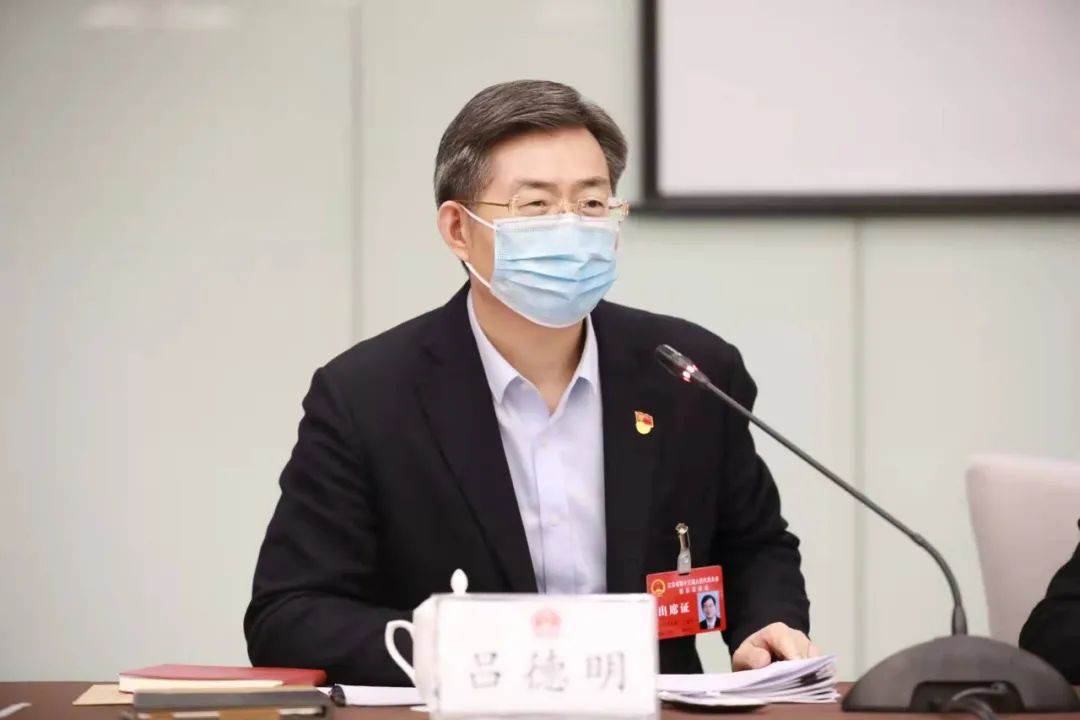 省人大代表省民政厅厅长党组书记吕德明接受多家媒体专访