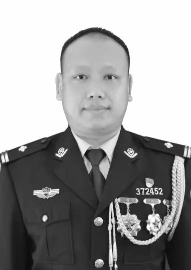 特警击毙毒贩视频_缉毒警察冒死抓毒贩_杀害缉毒英雄蔡晓东的毒贩已被击毙