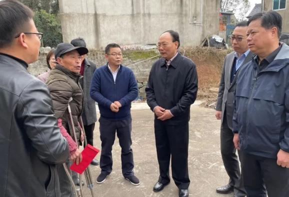 柴利能与在甬港胞开展节前走访慰问活动