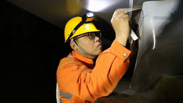 央视点赞鳊鱼洲长江大桥上的追风人