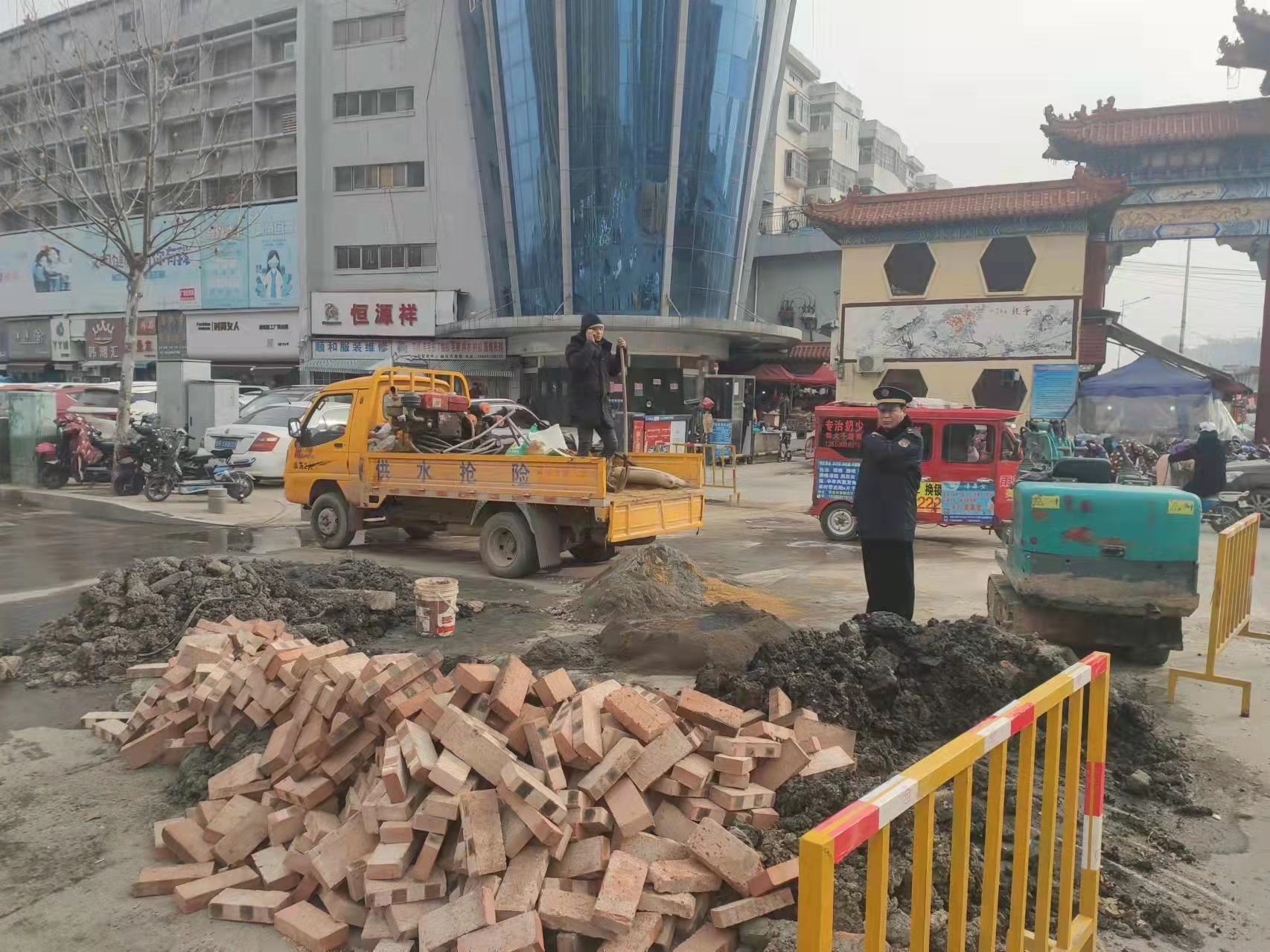 菏泽市区25起违法道路施工受罚