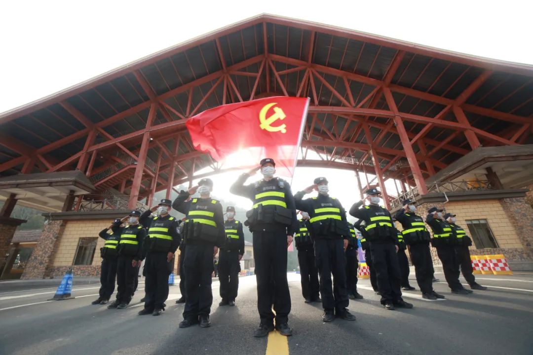 岩甲边境检查站被绿春县授予"青年文明号"称号2021年,在复杂严峻的