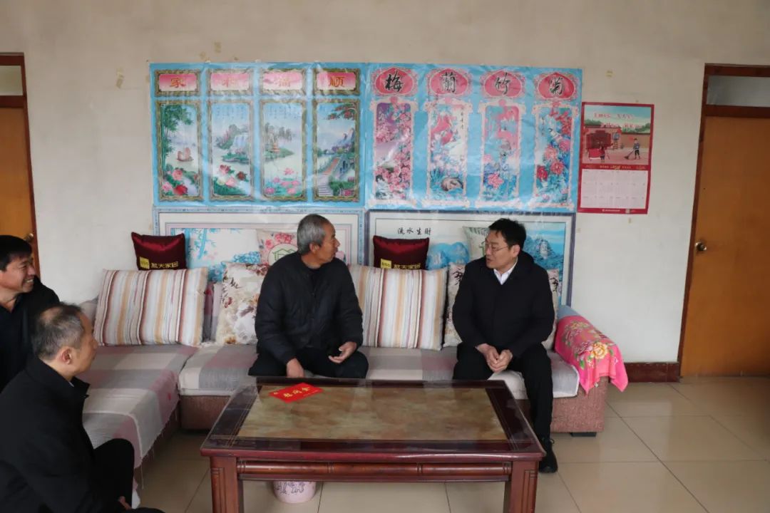 党组成员,副院长王学臣,盐窝镇纪委书记张卫东陪同走访.