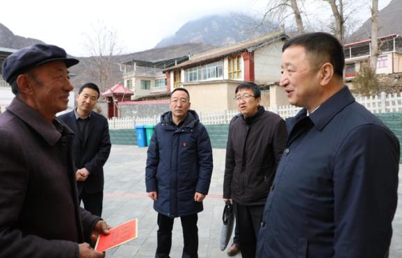 深情的牵挂暖心的祝福杨武一行在舟曲县开展春节前走访慰问活动