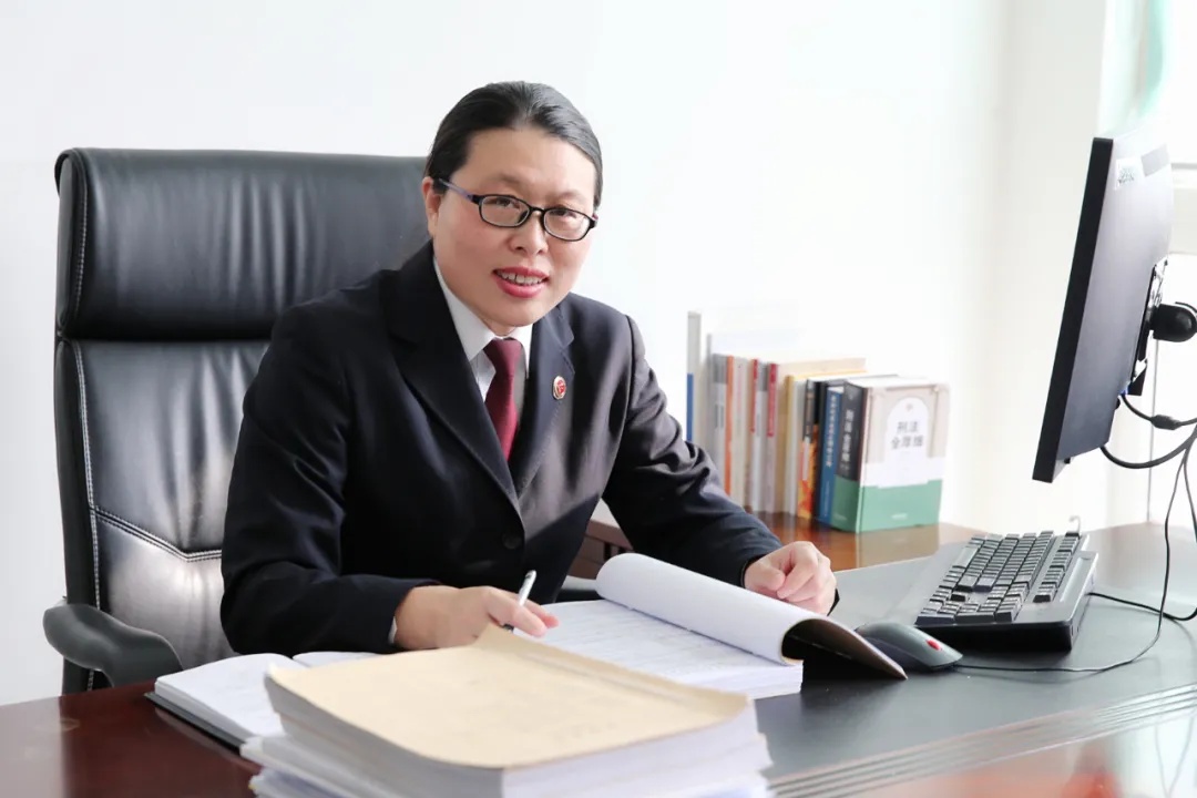 李金英用一双火眼金睛守望正义身边的检察榜样