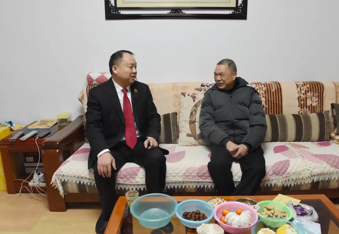 李知文院长走访慰问退休老干部