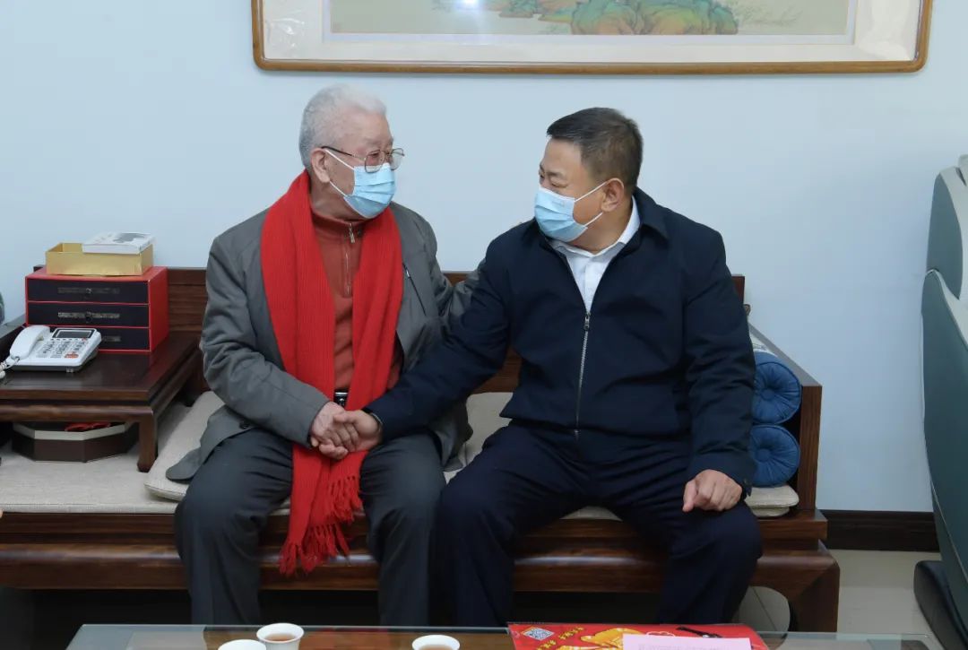 刘启明同志走访慰问市公安局退休老干部和基层民警辅警并调研督导公安