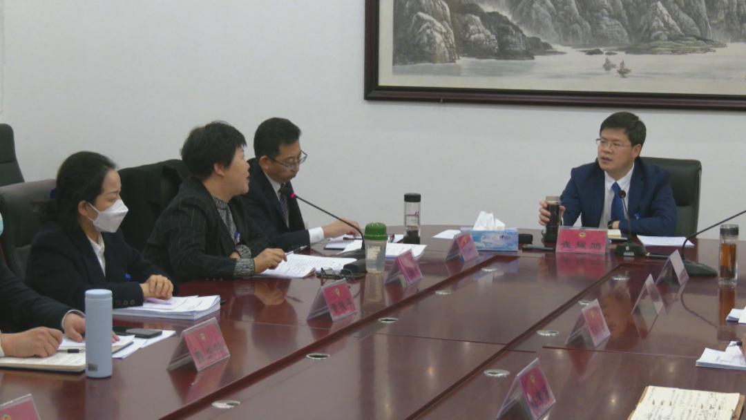 在经济一组讨论中,王淑平,赵常福,贾卫国,吕建栋,孟祥俊,王乃勤等委员