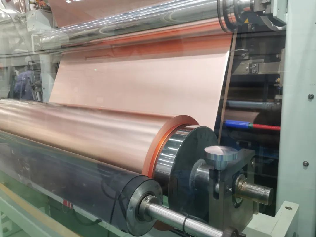 新春走基层铜箔折射金色未来