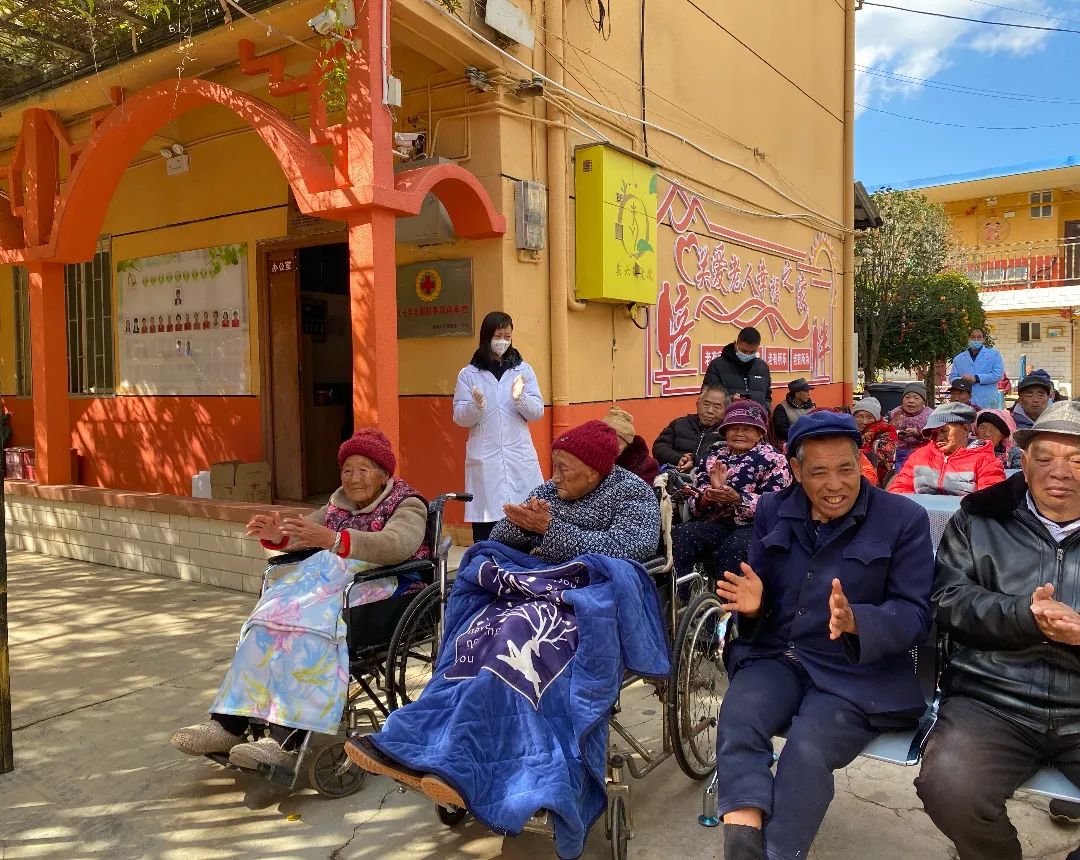 迎新春送温暖昆明市妇联组织开展敬老院慰问活动