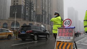 “以雪为令,见雪上岗” 武昌交警全力保障雨雪天气交通安全